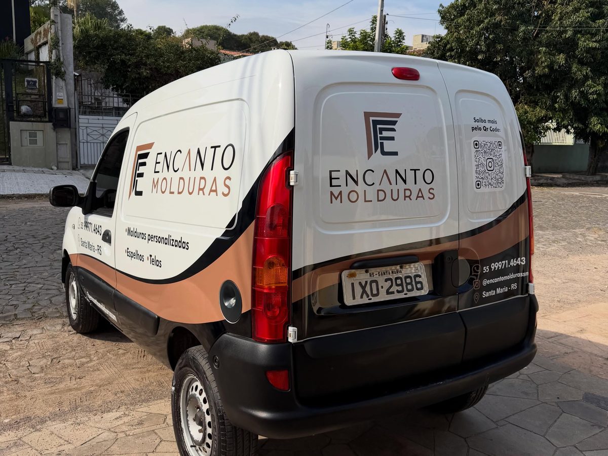 Van da Encanto Molduras envelopada com QR Code